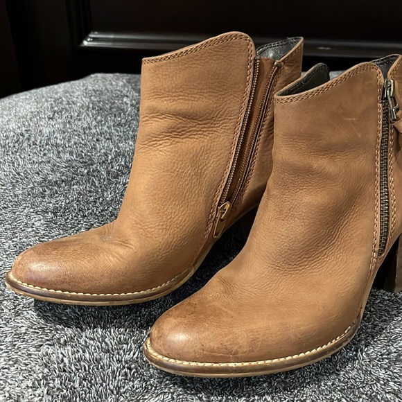 Steve Madden Tan size 38 WILDEYE Booties EUC - Picture 11 of 11